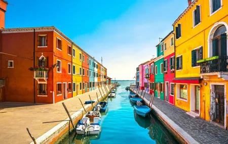 Murano & Burano Islands Guided Small-Group Tour by Private Boat