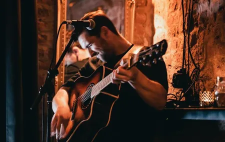 Wednesday Night Live Music and Cocktails Ticket in Kontakt Bar