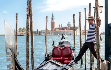 Venice Private Gondola Ride: Explore Hidden Canals and Sights