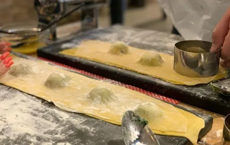 Venice: Pasta and Tiramisu Cooking Class with Wine