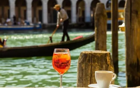 Eat, drink and repeat: Wine and Food tasting tour in Venice