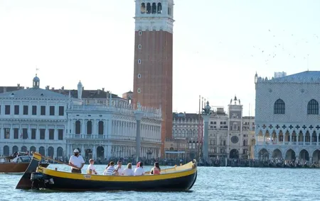 Venice Sunset Cruise by Typical Venetian Boat with Prosecco