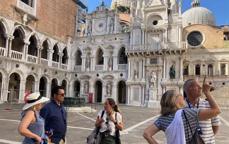Best of Venice Private Tour: St. Mark's Doge Palace Gondola Ride