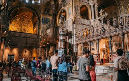Small-group Saint Mark’s Basilica Priority Access