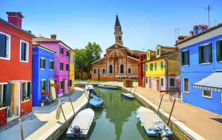 Venice’s Colorful Islands: Private Murano, Burano & Torcello Tour