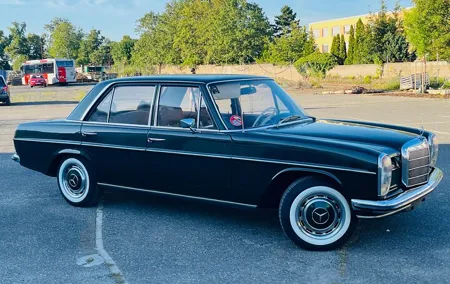 Prague Sightseeing Express Tour in Classic Car