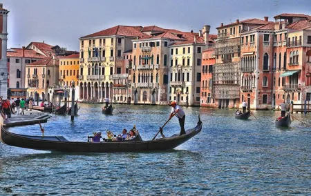 Private Gondola Serenade with Music