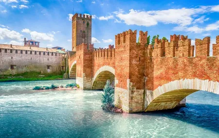 Private day trip from Venice to Verona, Lago di Garda & back