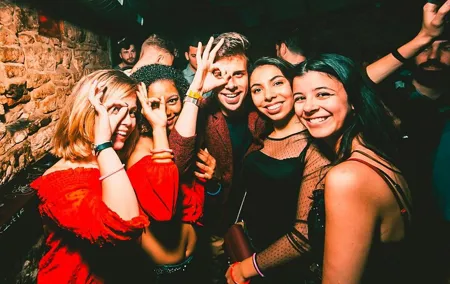 MONDAYS LIKE FRIDAYS - GIRLS 3 FREE DRINKS | Admission Ticket