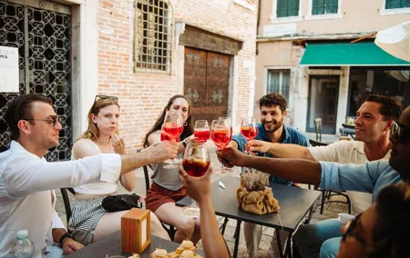Eat like a Local: Venice Cicchetti and Wine Tasting Evening Tour