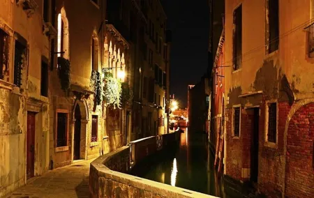 Venice by Night: Highlights & Hidden Gems Tour