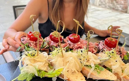 Venice Food Tour with 6+ Tastings with Cicchetti, Spritz & More