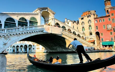 Skip the Line: Morning Venice Gondola Ride, Walking Tour & St Mark's Basilica