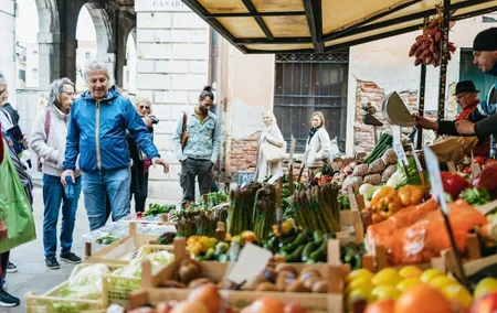 Rialto: Market Tour with Hands-on Cooking Class, Wine & Tiramisu