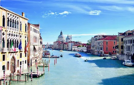 Venice: 30 min private Gondola Ride with Guide
