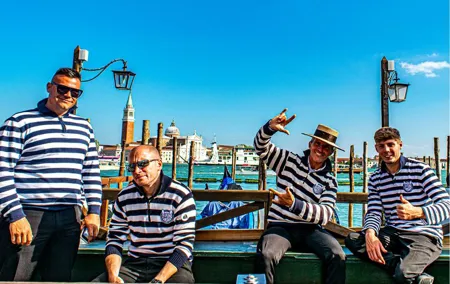 Venice Highlights with Local: Private Walking Tour & Gondola Ride