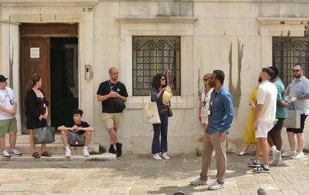Venice Walking Tour with Gondola Ride Experience