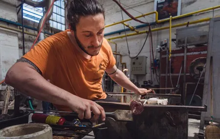 In-depth guided tour in a real Murano Glass Factory