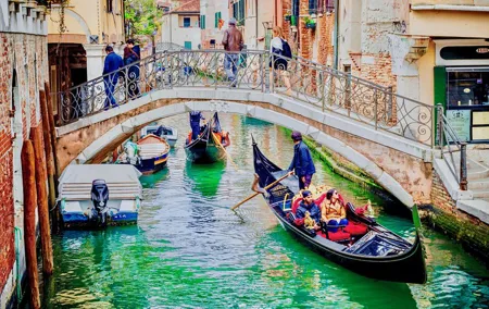 Venice Walking Tour and Gondola Ride