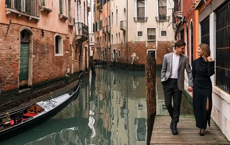 Glam photoshoot in hidden Venice! (up to 4)