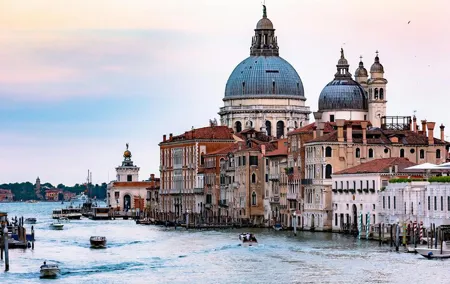 Venice Shared Gondola Ride Over the Grand Canal