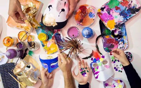 Mask-making workshop in the heart of Venice