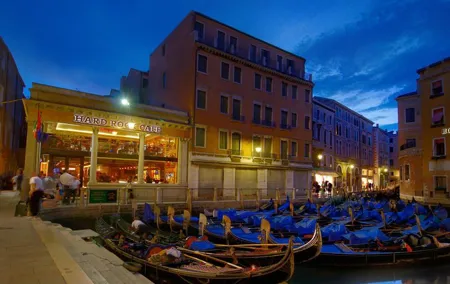 Hard Rock Cafe Venice with Set Lunch or Dinner