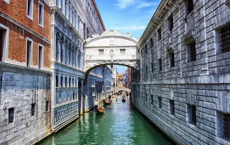 Explore Vivacious Venice: Self-Guided Audio Tour
