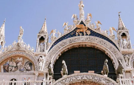 In and Around St. Mark‘s Square: A Self-Guided Audio Tour