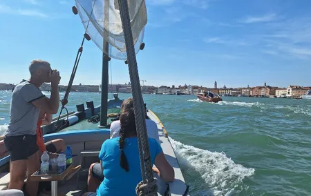 Bragozzo Boat Tour Around Venice See the Highlights
