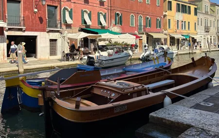 Explore Murano Burano and Torcello in bragozzo island tour