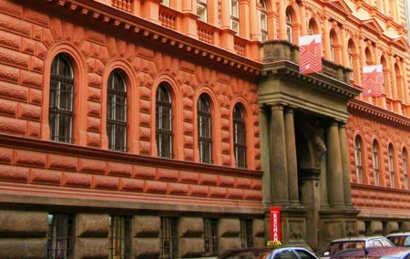 Wars and Totality History tour in Prague