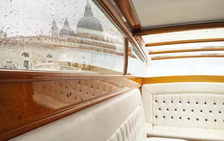 Private transfer from hotel in Venice To VCE airport