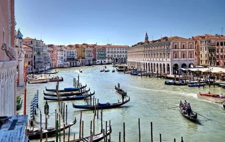 Venice Walking Tour and Gondola Ride
