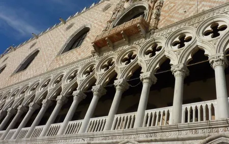 Venice Must-see: St. Mark's Basilica, Doge's Palace & Gondola