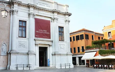 Private 2-hour Walking Tour of Accademia Gallery in Venice with private guide