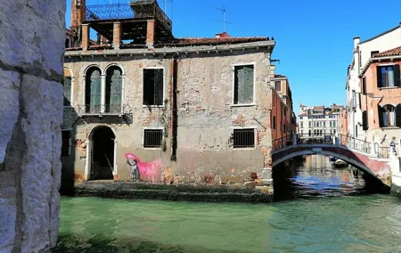 Off the Beaten Path Walk in Venice