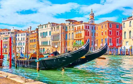 Grand Canal and Venices Old Town Private Tour and Gondola