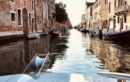 Private Boat Tour with Skipper Sailing the Lagoon of Venice Italy