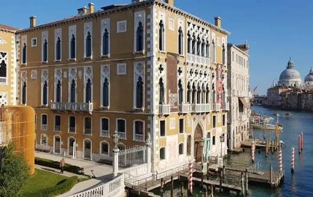 Dorsoduro District 2-hour Private Walking Tour including Accademia Bridge