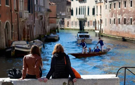 Private Tour: Venice Walk, Gondola, and Private Boat Tour ending on Murano Island with Venetian Lunch and Glass Factory Visit