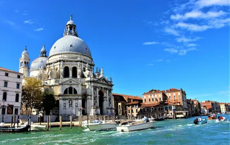 Private Arrival Transfer: Treviso Airport to Venice Hotels