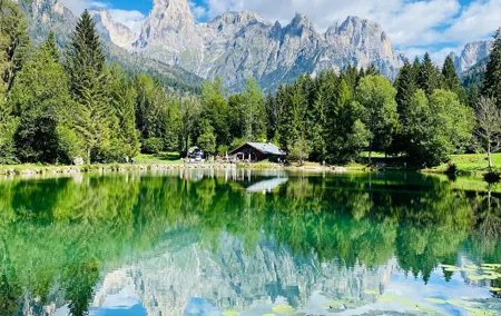Between Lakes and Mountains Private Tour from Venice to the Dolomites