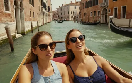 Venice: St. Mark's Square and Rialto with 30 minutes Gondola Ride
