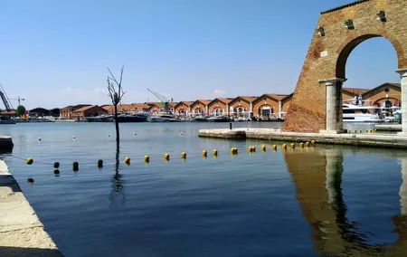 Intelligens, Biennale of Venice, visit with private guide