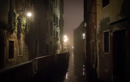 Venice Private Evening Stroll with VIP Entry to Saint Mark's After Hours