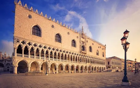 VIP Private Tour: Uncover the Best of Venice's Iconic sights