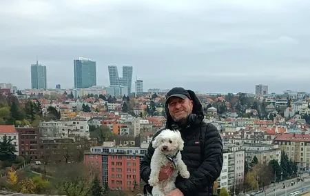 Real life in Prague - Easy Walk from Vyšehrad to Výtoň