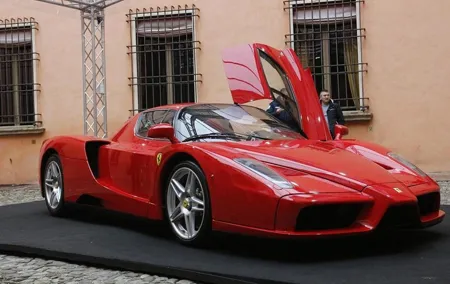 Transfer tour Venice - Florence, stopover Ferrari museum, balsamic vinegar land