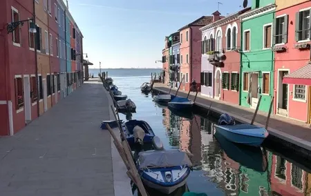Guided Tour of Murano, Burano & Torcello Islands around Venice with Private Boat